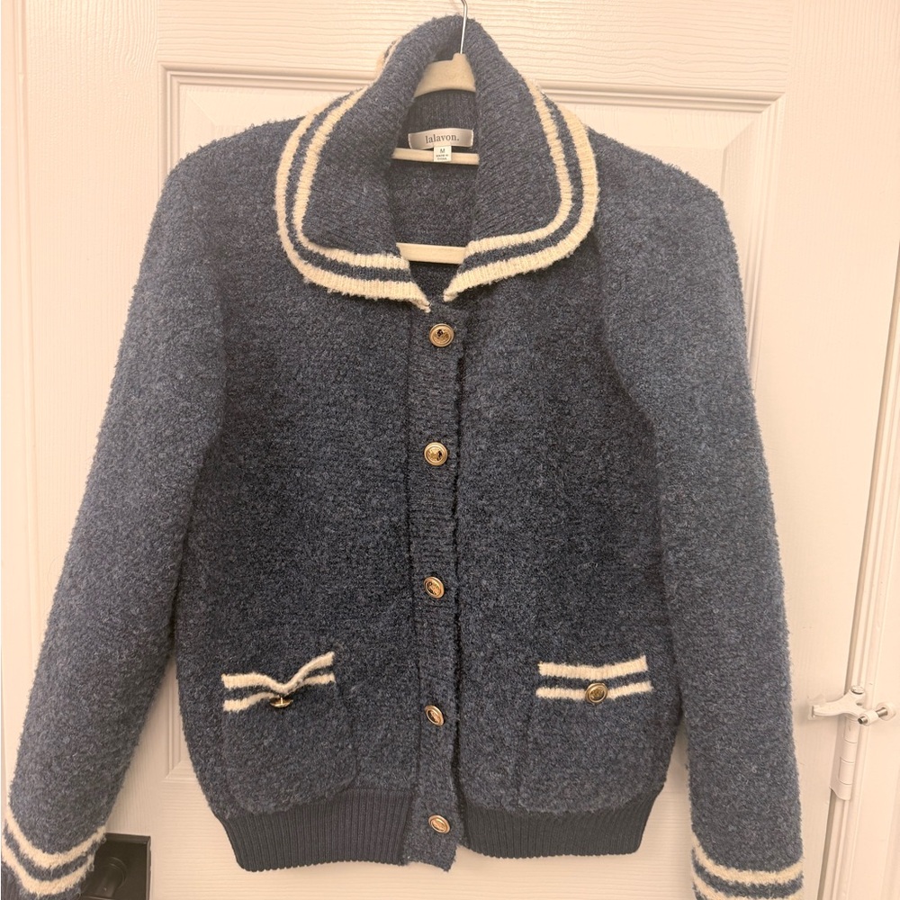 Cozy Cardigan, only worn once. Perfect condition.